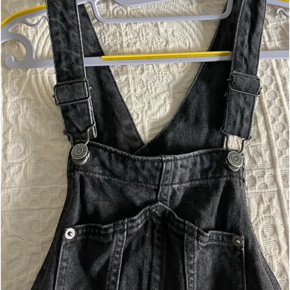 Old Navy Black Jean Short Overalls for Women - Picture 6 of 7